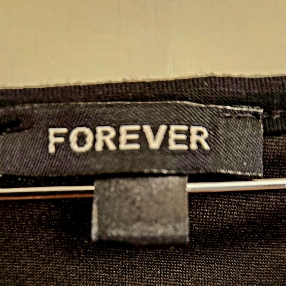 FOREVER womens sequined, silver and black tank top, size medium - Picture 5 of 6